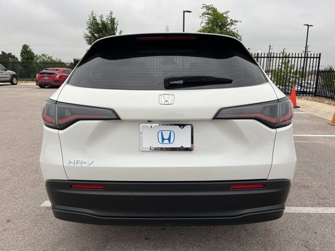 Used 2023 Honda HR-V LX image 5