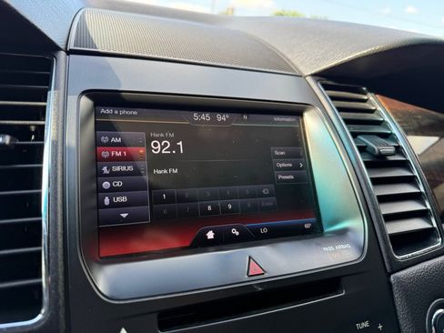 Used 2013 Ford Taurus Limited FWD image 31