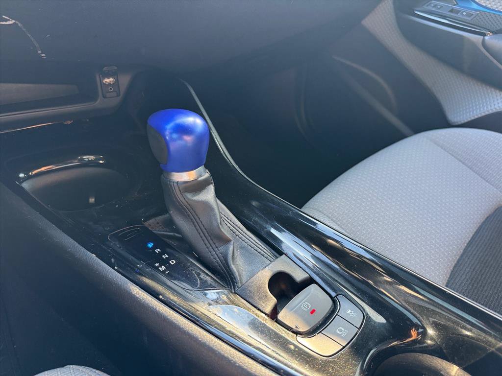 Used 2019 Toyota C-HR XLE FWD image 19