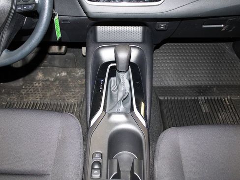 Used 2024 Toyota Corolla LE FWD image 18