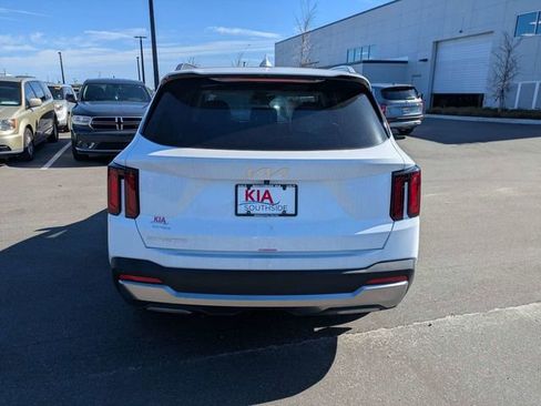 New 2025 Kia Sorento S w/ Panoramic Sunroof Package image 4