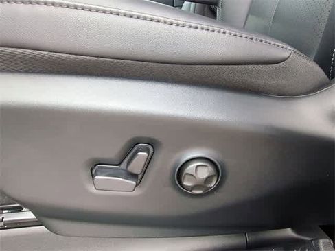 New 2026 Chrysler Pacifica Select image 18