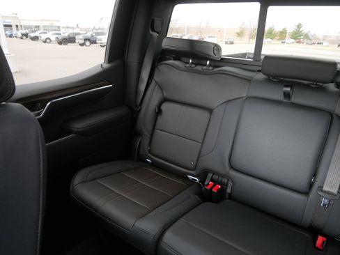 Used 2026 Chevrolet Silverado 1500 High Country w/ Technology Package image 12