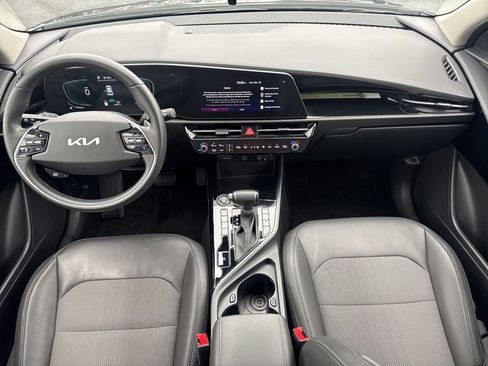 Used 2023 Kia Niro EX image 23