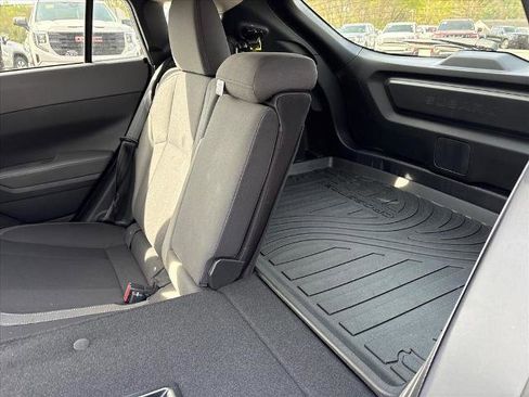 Used 2025 Subaru Crosstrek 2.0i Premium image 9