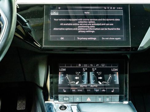 Used 2021 Audi e-tron Premium AWD/4WD image 16