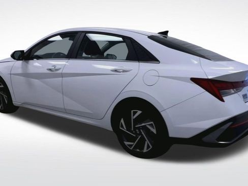 Used 2024 Hyundai Elantra SEL w/ Convenience Package image 22