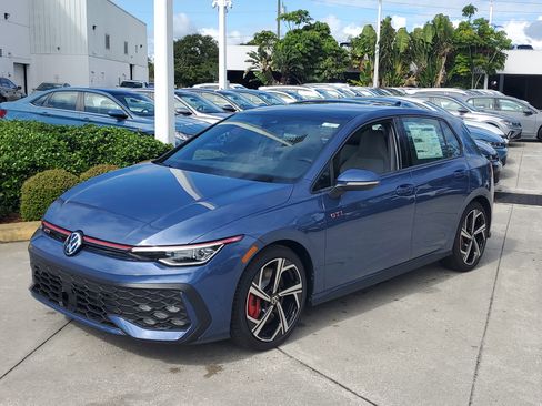 New 2025 Volkswagen GTI SE image 2
