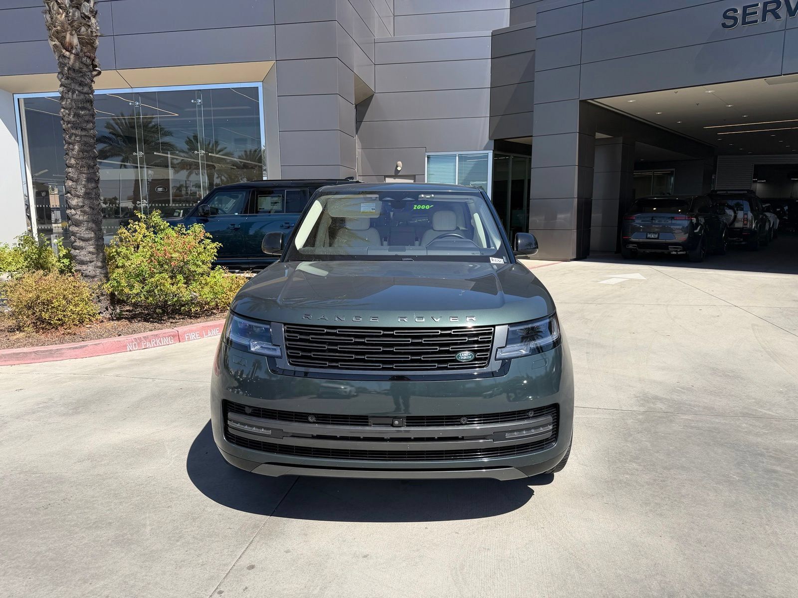 Used 2023 Land Rover Range Rover SE AWD/4WD image 2