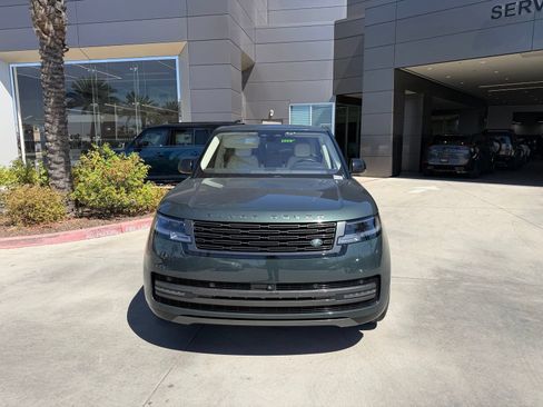Used 2023 Land Rover Range Rover SE AWD/4WD image 2