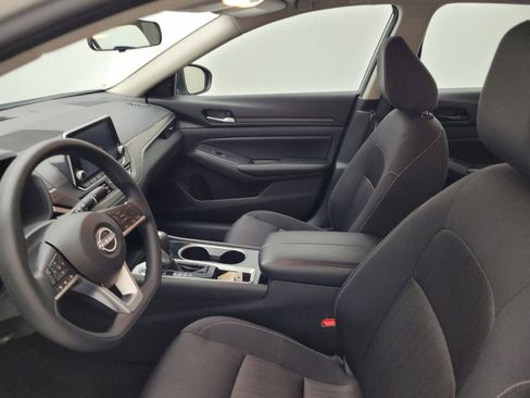 Used 2024 Nissan Altima 2.5 SV image 17