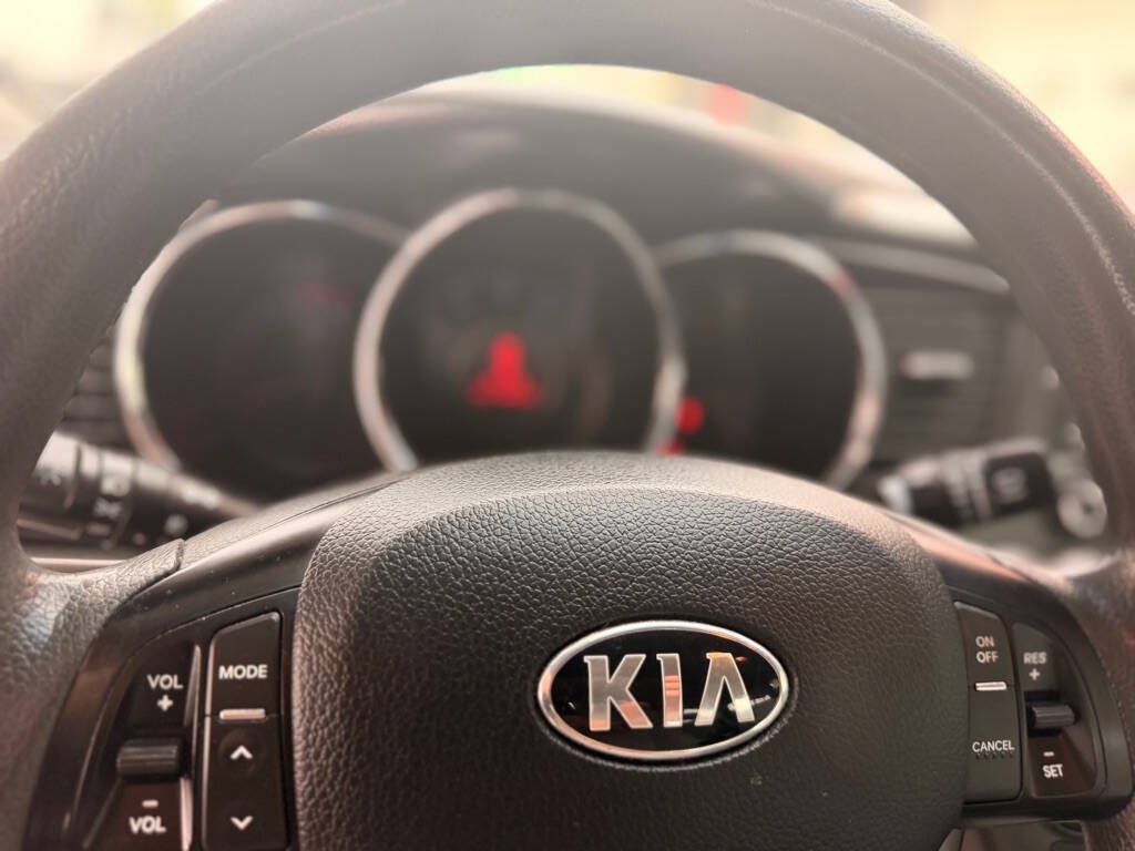 Used 2013 Kia Optima LX FWD image 17