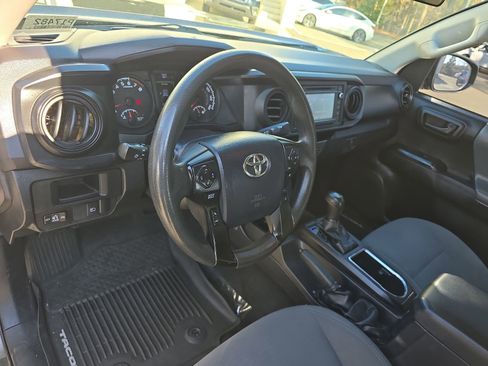 Used 2019 Toyota Tacoma SR image 19