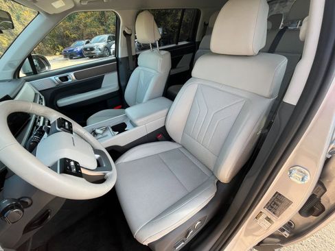 Used 2025 Hyundai Santa Fe SEL image 31