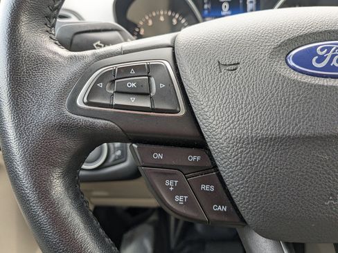 Used 2019 Ford Escape SEL image 19