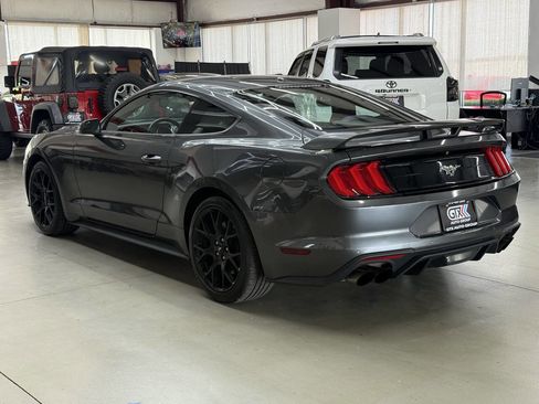 Used 2019 Ford Mustang Coupe w/ Ecoboost Performance Package RWD image 4