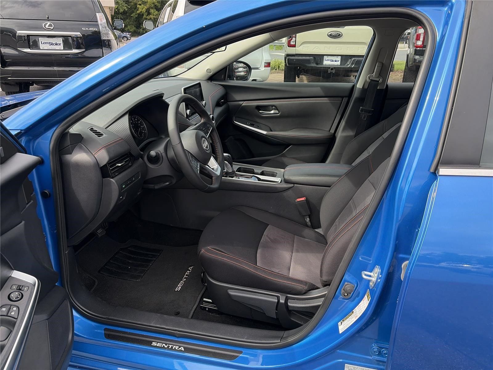 Used 2025 Nissan Sentra SR FWD image 10