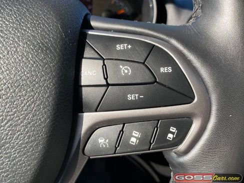 Used 2019 Jeep Grand Cherokee Limited image 19