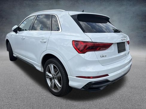 Used 2022 Audi Q3 2.0T Premium w/ Convenience Package AWD/4WD image 2