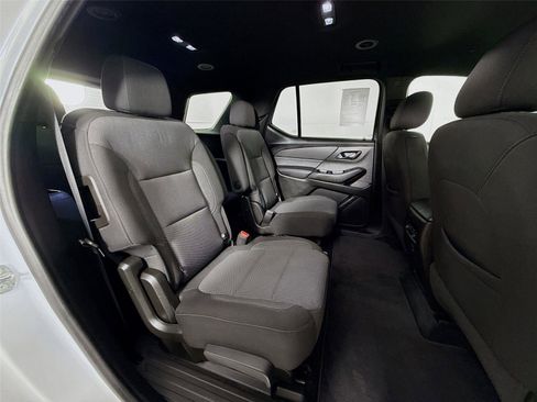 Used 2023 Chevrolet Traverse LT image 27
