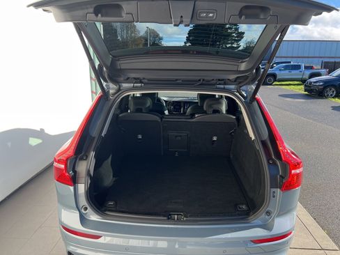 Used 2024 Volvo XC60 B5 Core image 21