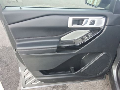 Used 2022 Ford Explorer Platinum w/ Equipment Group 601A image 20