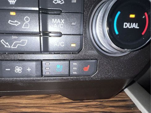 Used 2019 Ford F150 Lariat w/ Equipment Group 502A Luxury AWD/4WD image 36