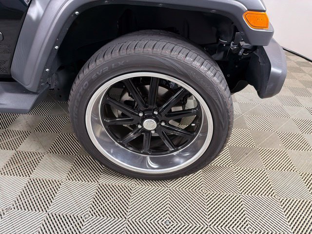 Used 2024 Jeep Gladiator Sport AWD/4WD image 16