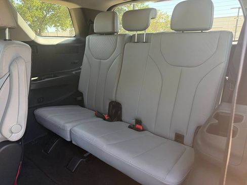 Used 2025 Hyundai Palisade SEL AWD/4WD image 32