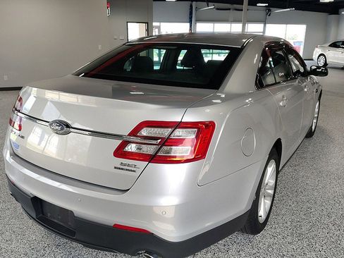Used 2016 Ford Taurus SEL FWD image 7