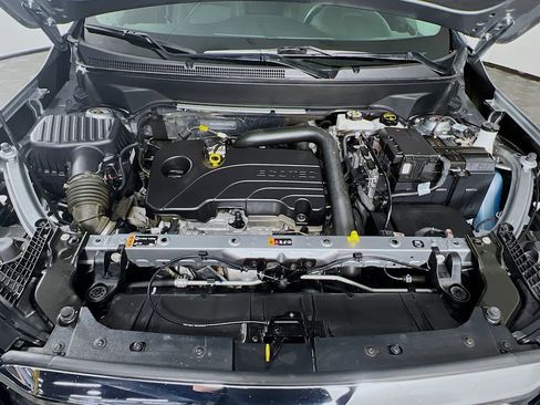 Used 2024 GMC Terrain SLE image 27