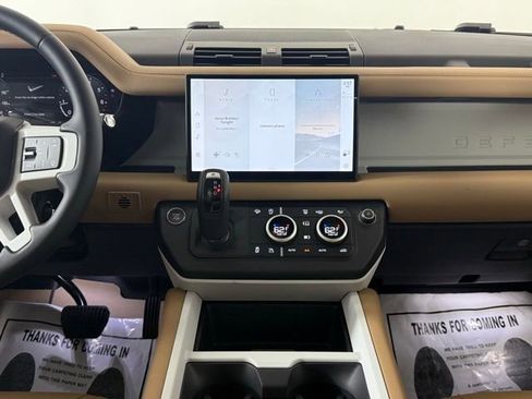 Used 2025 Land Rover Defender 110 S image 20