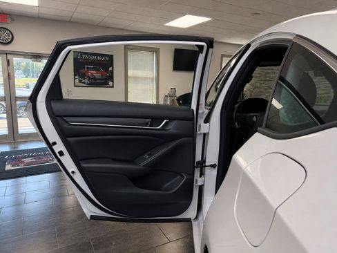 Used 2019 Honda Accord Sport image 9
