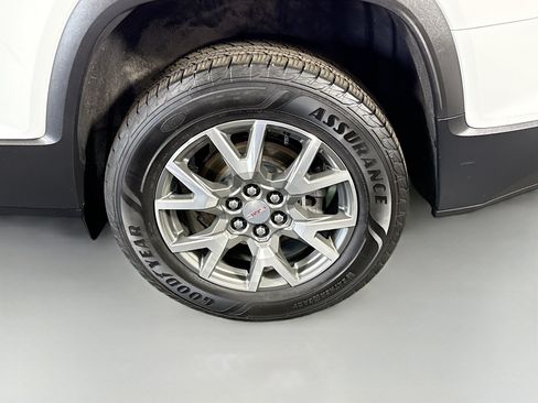 Used 2022 GMC Acadia SLE FWD image 37
