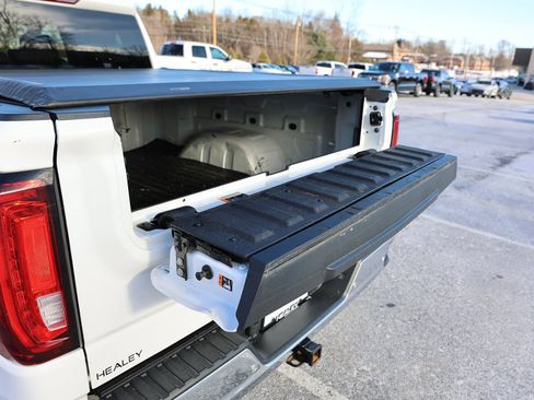 Used 2021 GMC Sierra 1500 SLT w/ Driver Alert Package II image 16