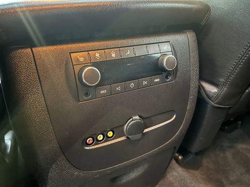 Used 2014 GMC Yukon Denali image 25