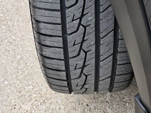 Used 2022 Nissan Kicks SR w/ Interior Electronics Package image 11