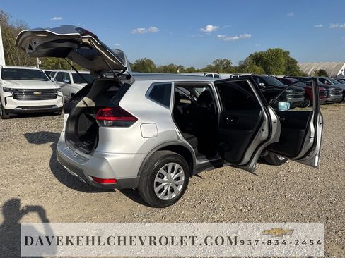 Used 2018 Nissan Rogue S image 30