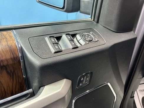 Used 2020 Ford F150 Lariat w/ Equipment Group 502A Luxury AWD/4WD image 32