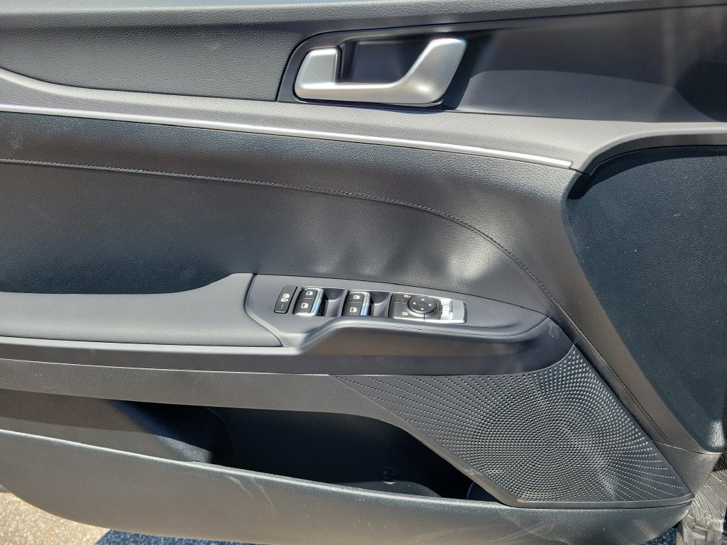 New 2026 Kia K5 LXS FWD image 25