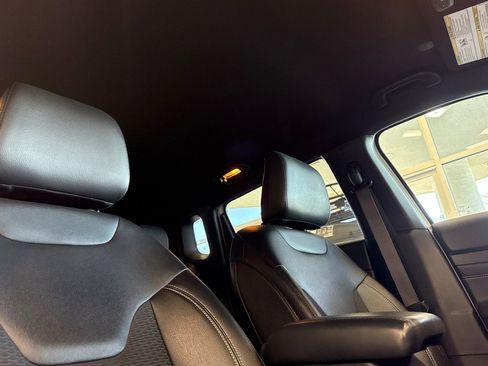 Used 2023 Jeep Compass Altitude w/ Convenience Group image 16