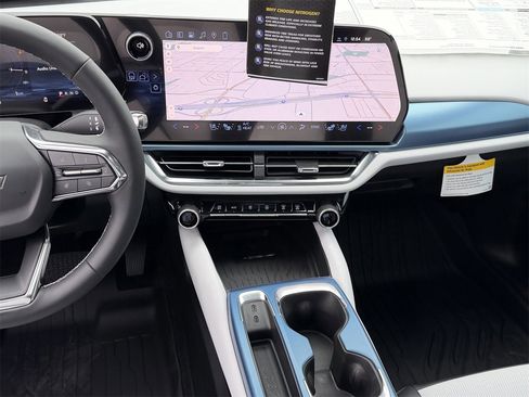 New 2026 Chevrolet Equinox EV LT image 15