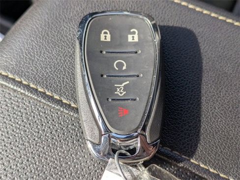 Used 2023 Chevrolet Traverse Premier image 26