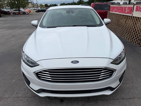 Used 2020 Ford Fusion SE FWD image 3
