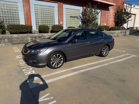 Used 2015 Honda Accord Sport image 2