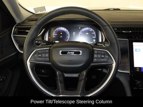 Used 2023 Jeep Grand Cherokee Limited w/ Luxury Tech Group II RWD image 7
