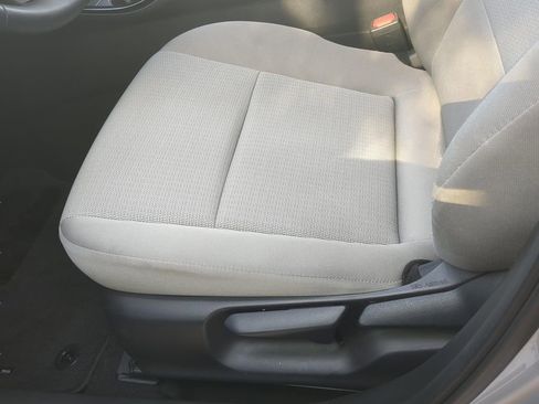 Used 2025 Toyota Prius LE FWD image 18