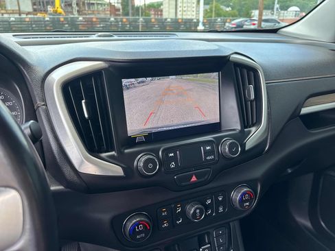 Used 2021 GMC Terrain SLE w/ Driver Convenience Package AWD/4WD image 18