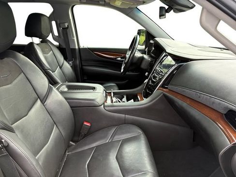 Certified 2019 Cadillac Escalade Premium Luxury AWD/4WD image 12