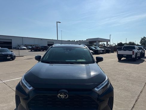 Used 2024 Toyota RAV4 XLE AWD/4WD image 2